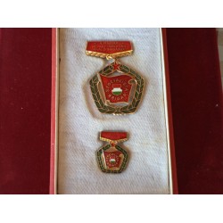 244. A MNK kiváló brigádja - zöld koszorúval! „R”