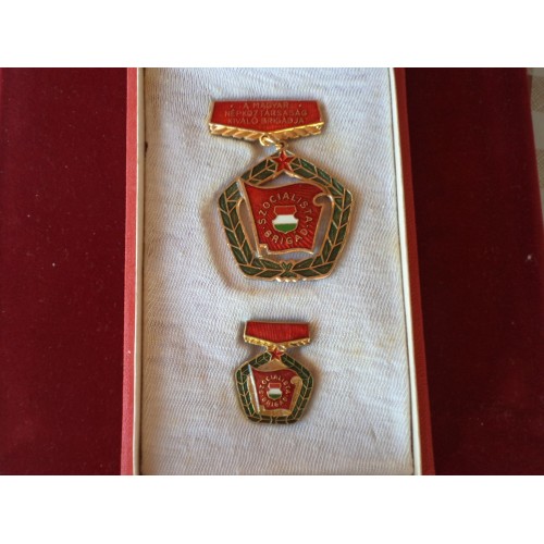 244. A MNK kiváló brigádja - zöld koszorúval! „R”