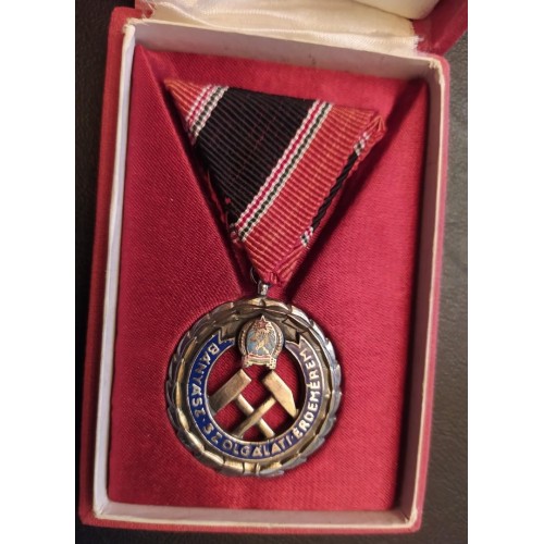 734. Rákosi Ezüst fokozatú Bányászati érdemérem