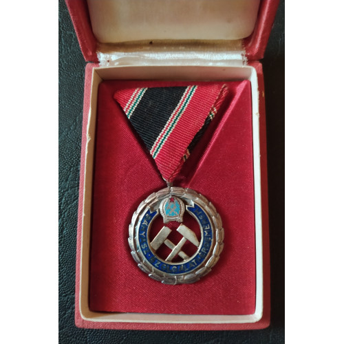 7080. Bányász Szolgálati Érdemérem - ezüst fokozat Rákosi címeres 7080. Bányász Szolgálati Érdemérem - ezüst fokozat Rákosi címeres