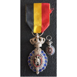 367. Munkaügyi Érdemrend