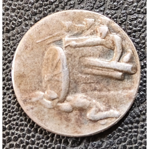 724. Auguszta zseton