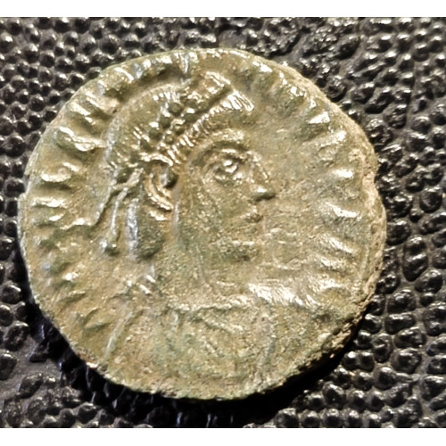 390. Valens  red. follis