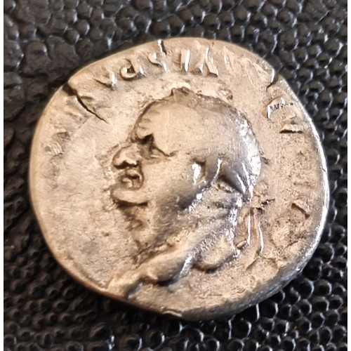 639. Vespasianus dénár