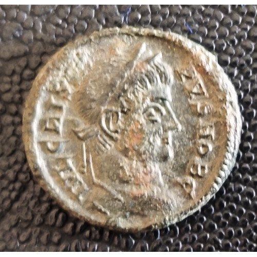 876. Crispus  red.follis