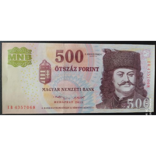 687. 2013. 500 Ft